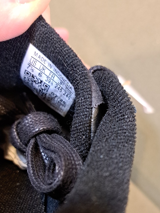 Adidas Run 70s 2.0 Shoes - Color: Black/Beige/Brown - Size: Women 7.5 - Picture 9 of 10